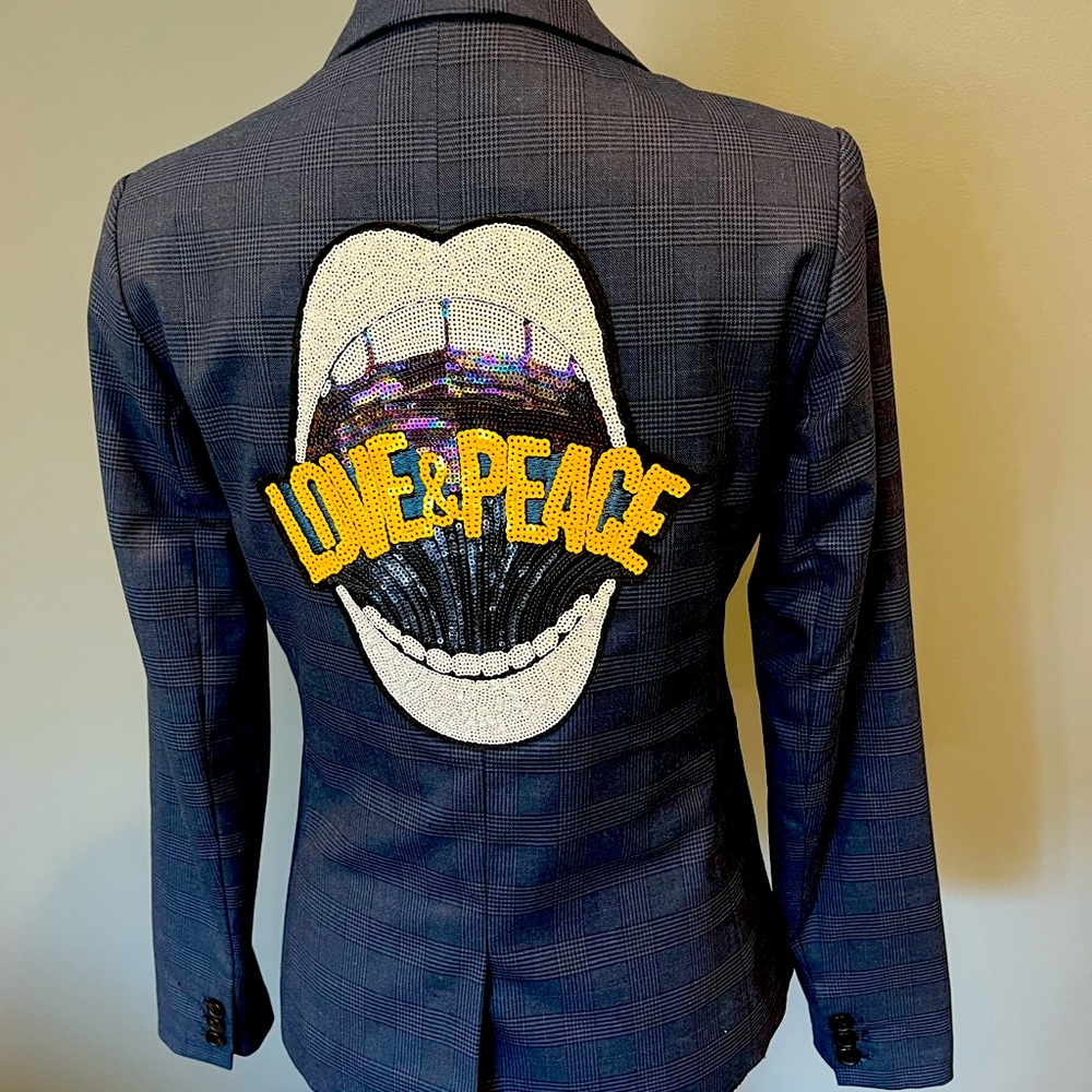 Navy blazer w black plaid lines. Embroidered